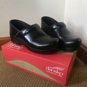 Black Dansko - size 39 wide